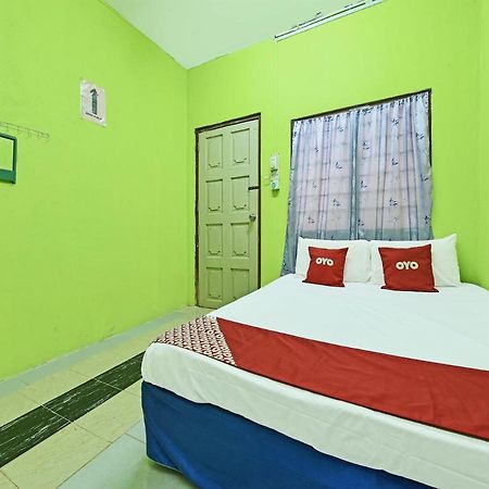 Oyo 90454 Haza Harmoni Guesthouse كوتا بْهارو المظهر الخارجي الصورة