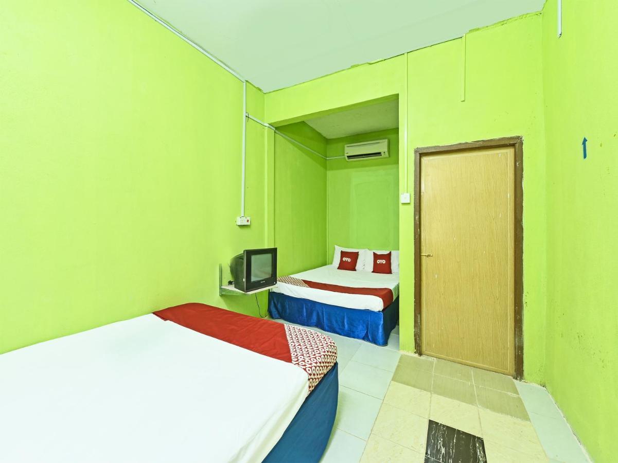 Oyo 90454 Haza Harmoni Guesthouse كوتا بْهارو المظهر الخارجي الصورة