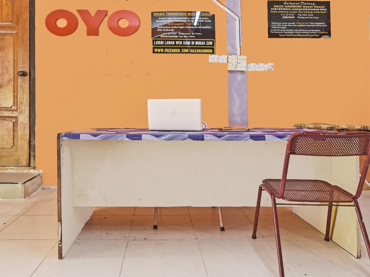 Oyo 90454 Haza Harmoni Guesthouse كوتا بْهارو المظهر الخارجي الصورة