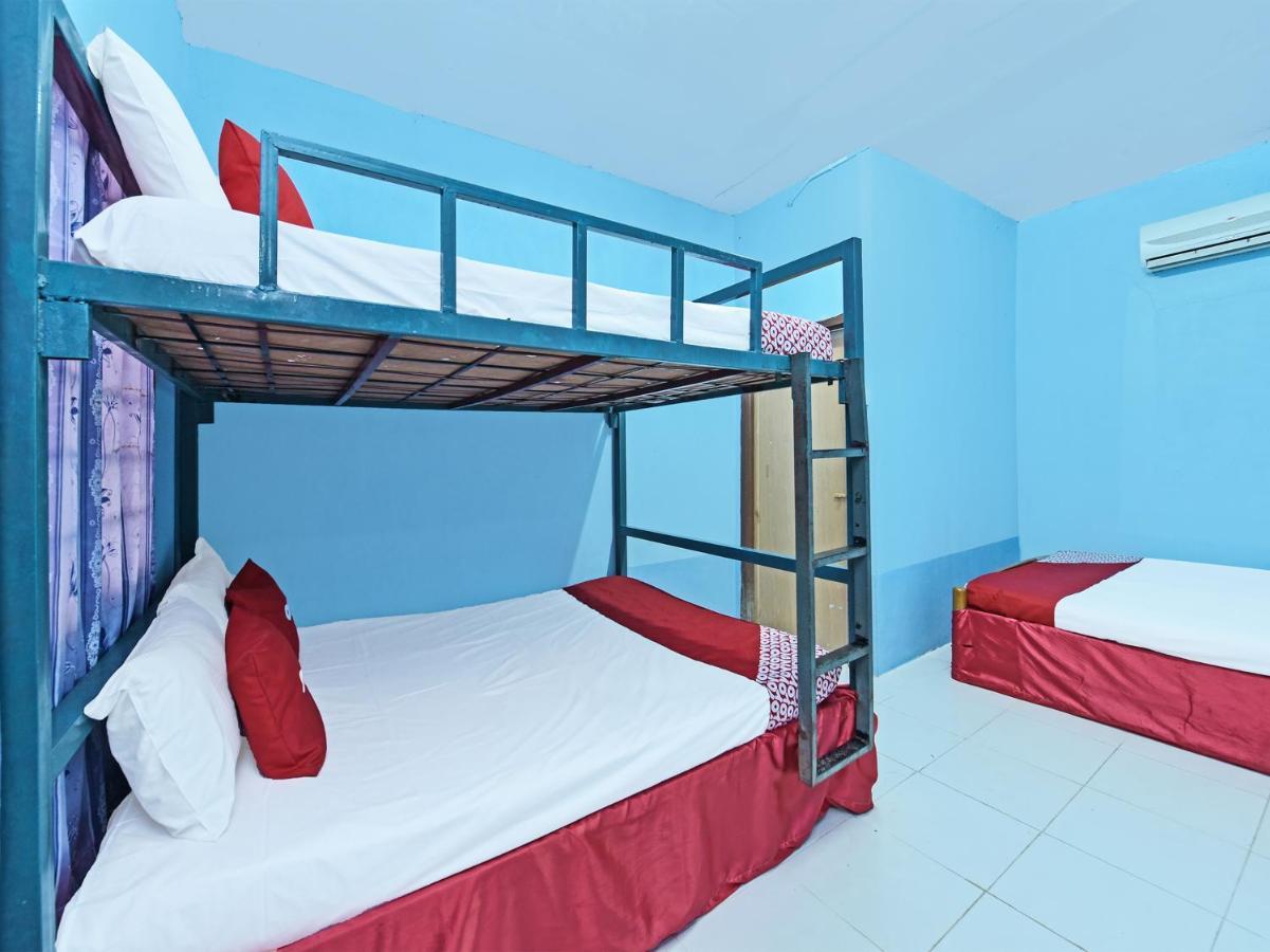 Oyo 90454 Haza Harmoni Guesthouse كوتا بْهارو المظهر الخارجي الصورة