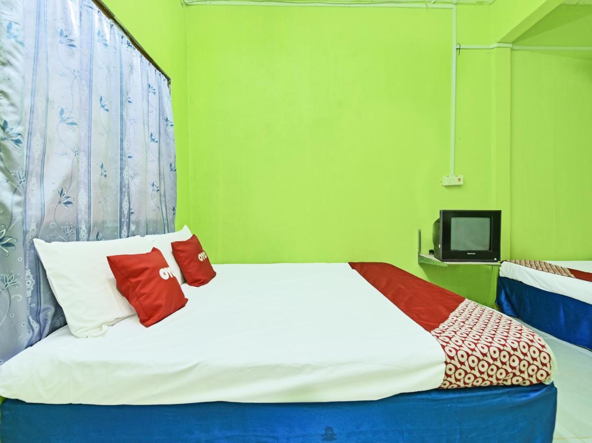 Oyo 90454 Haza Harmoni Guesthouse كوتا بْهارو المظهر الخارجي الصورة